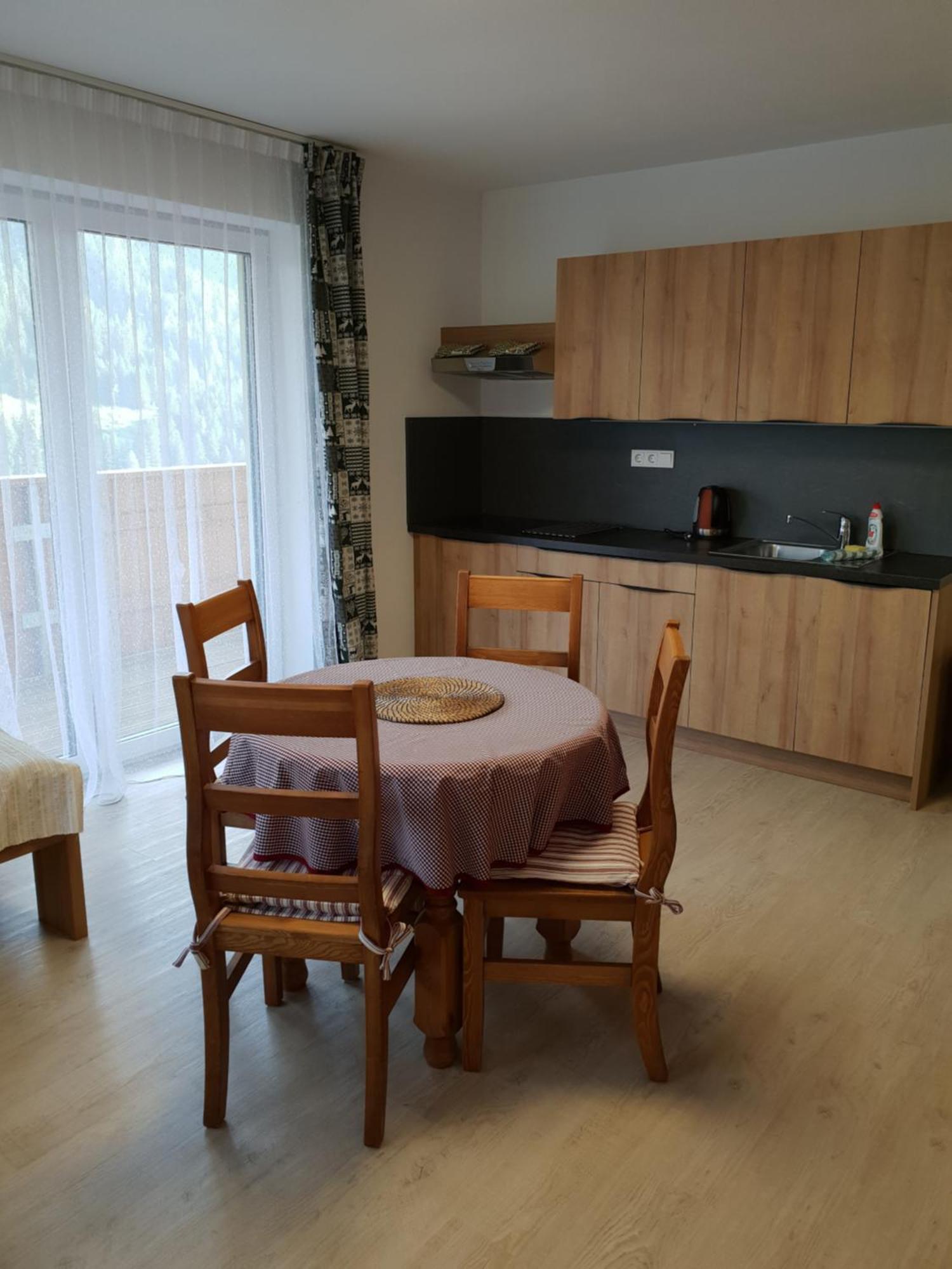 Amalia Haus Apartment Tux Bilik gambar